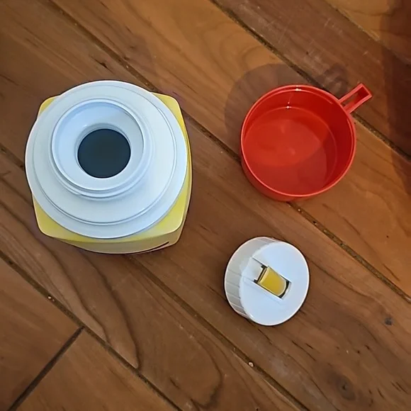 Vintage 1981 Thermos co Red Barn lunch box with cup - Picture 12 of 15